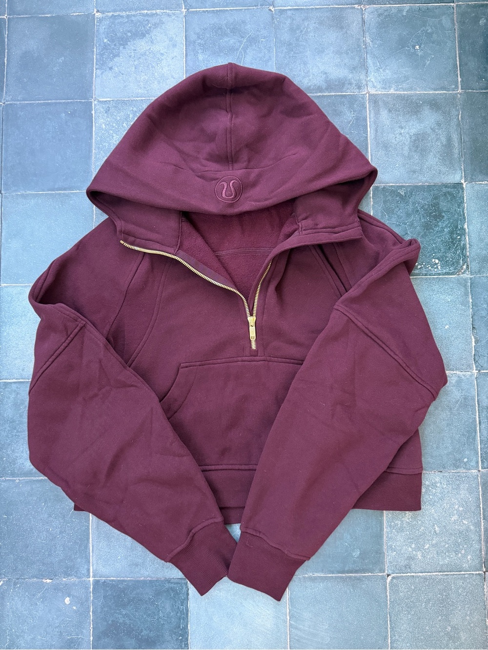 lululemon athletica Scuba Garnet Gold Zip size xs/s